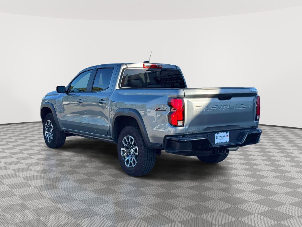 Used 2024 Chevrolet Colorado Z71 w/ Z71 Convenience Package 2 AWD/4WD image 5