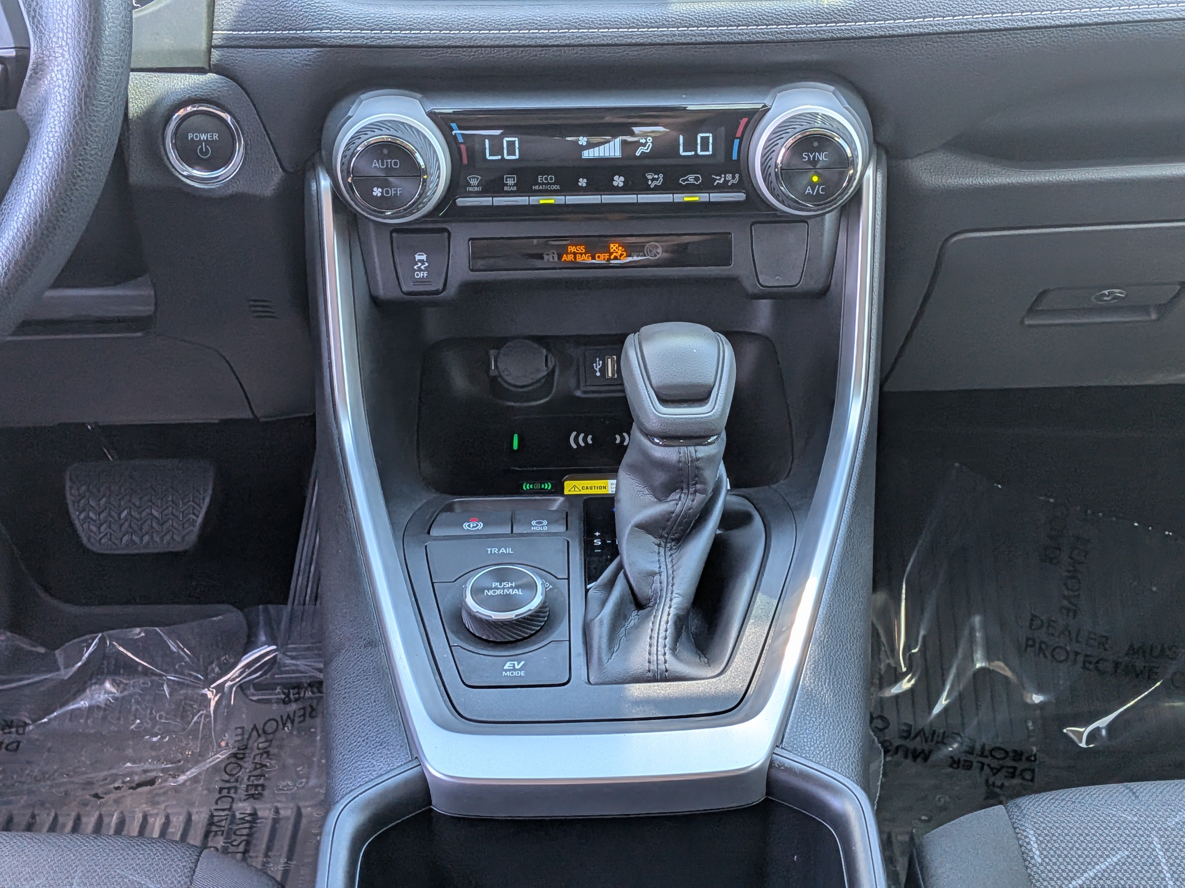 Used 2024 Toyota RAV4 XLE AWD/4WD image 20