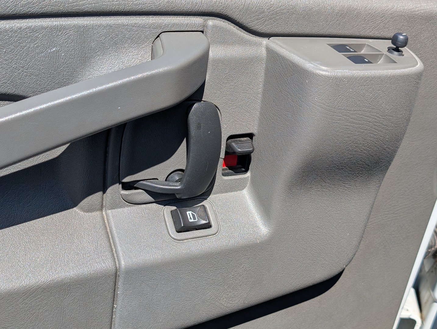 Used 2019 Chevrolet Express 2500 LT w/ LT Preferred Equipment Group RWD image 21