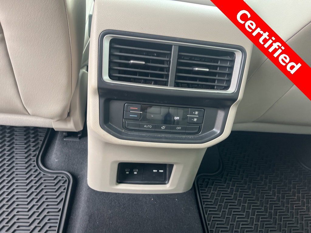 Used 2025 Volkswagen Atlas SE image 15