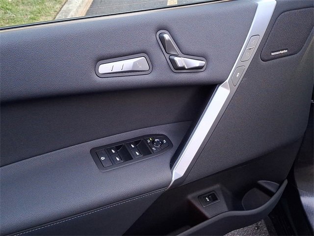 New 2026 BMW iX xDrive60 w/ M Sport Package image 11