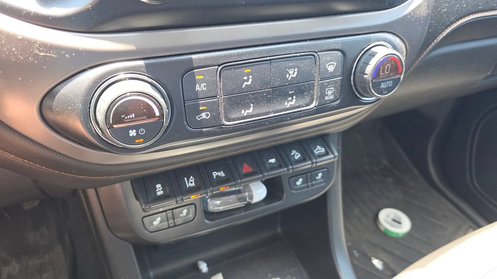 Used 2021 GMC Canyon AT4 w/ Driver Alert Package AWD/4WD image 19
