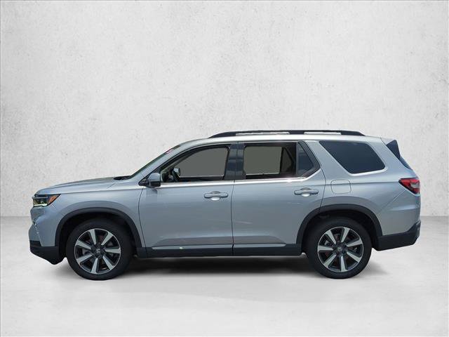 Used 2025 Honda Pilot Touring image 9