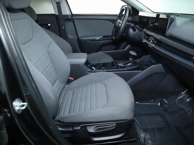 Used 2025 Kia K4 EX image 34
