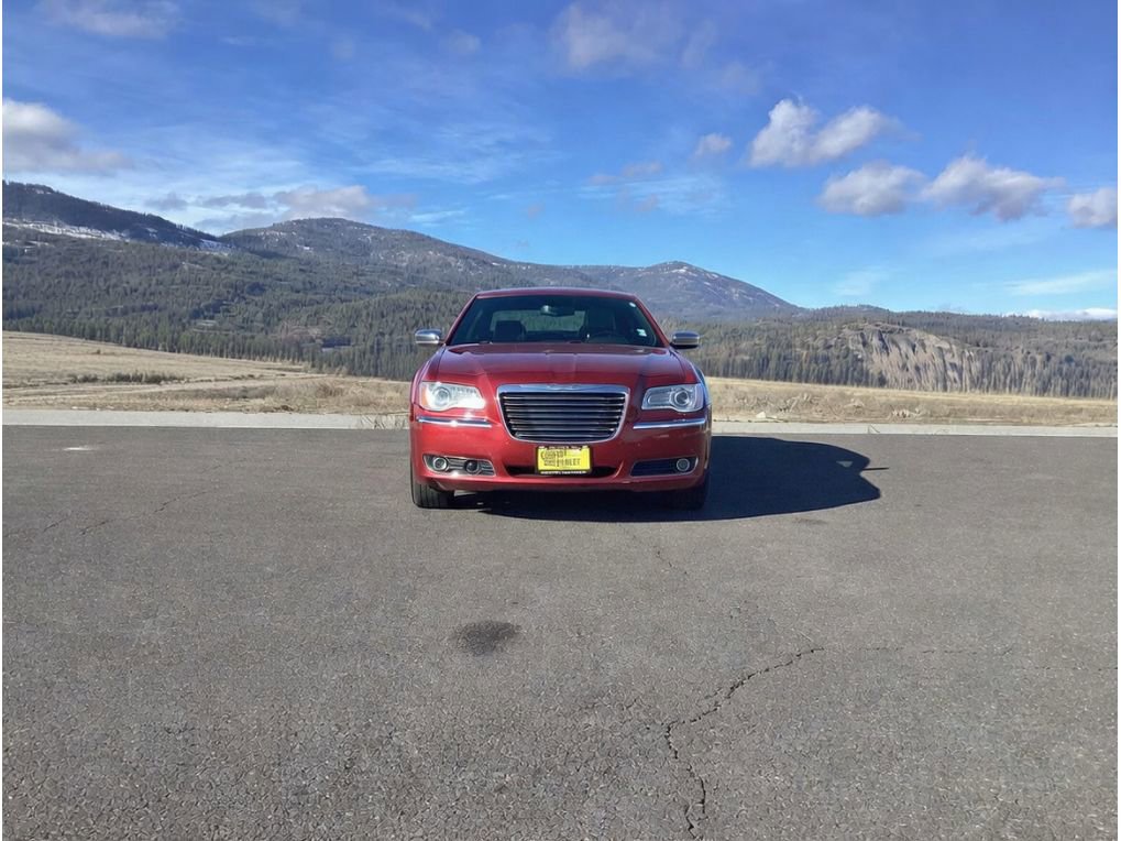 Used 2013 Chrysler 300 C w/ Light Group image 2