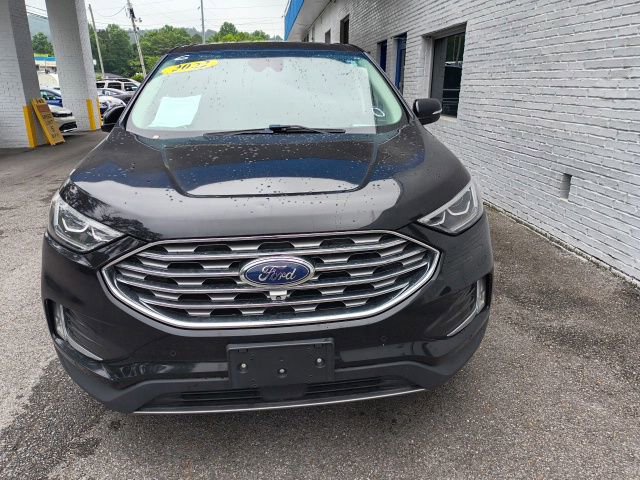 Used 2022 Ford Edge Titanium w/ Equipment Group 301A AWD/4WD image 3