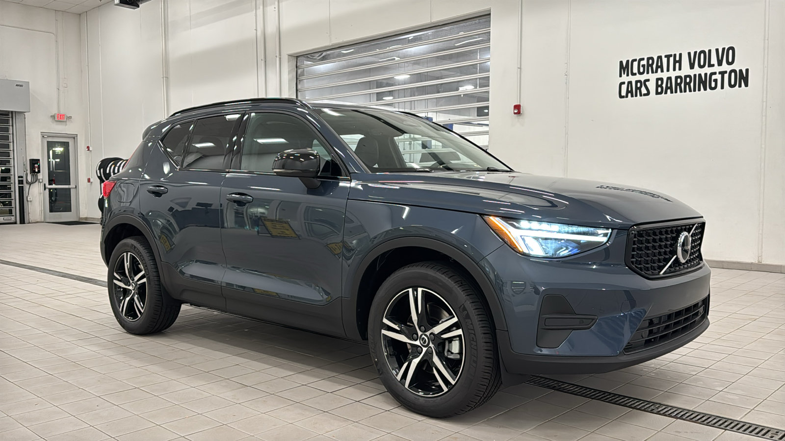 New 2026 Volvo XC40 B5 Core w/ Protection Package Premier AWD/4WD image 3