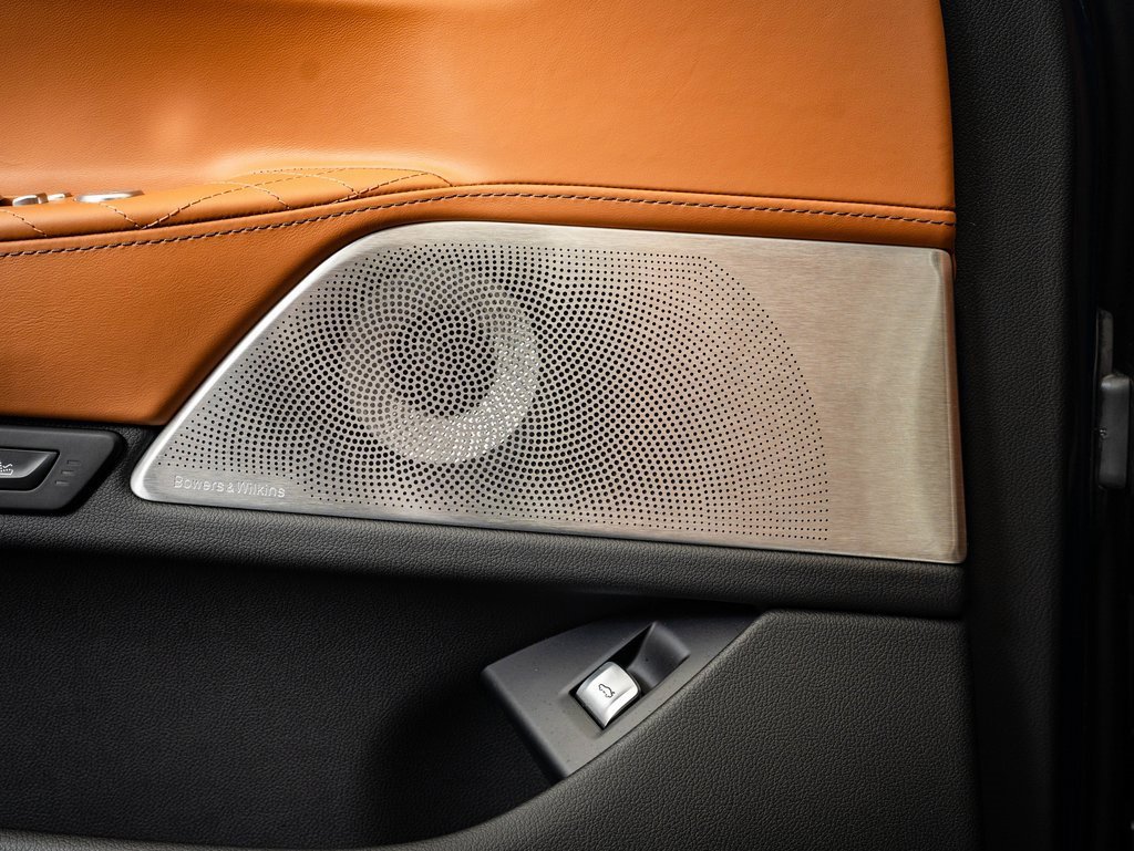 Used 2022 BMW ALPINA B7 xDrive image 27