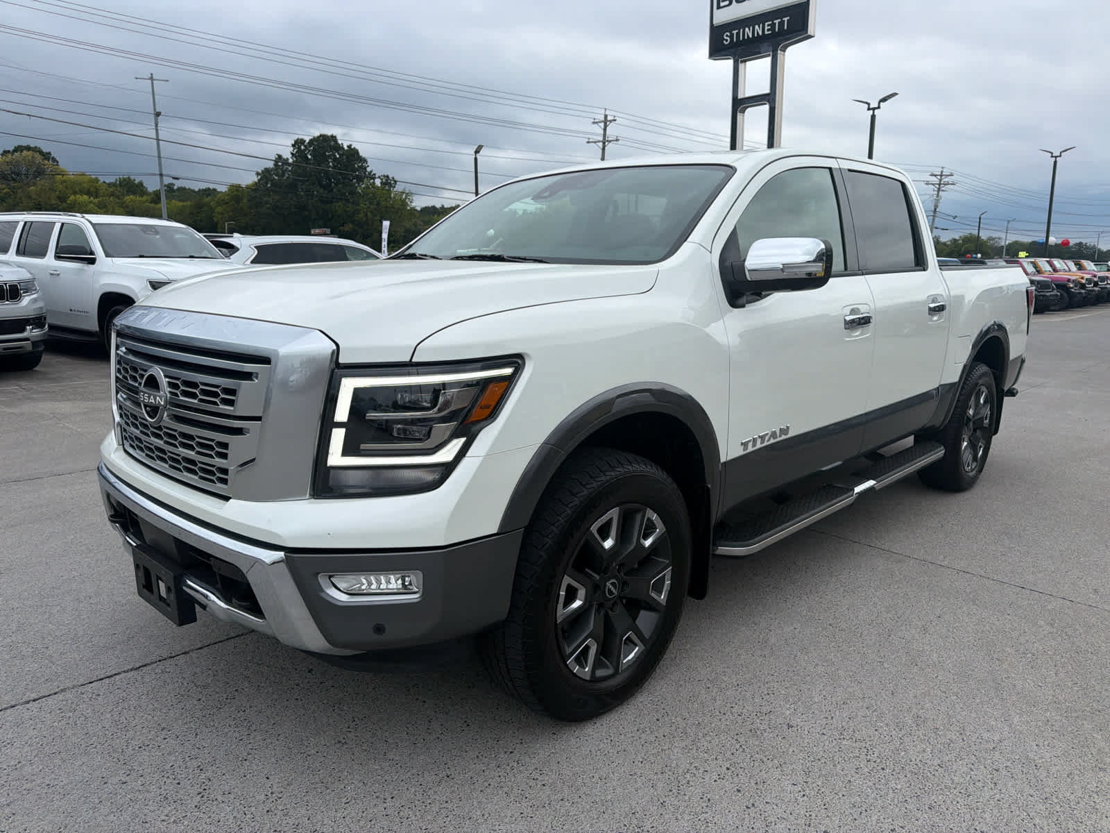 Used 2024 Nissan Titan Platinum Reserve w/ Moonroof Package AWD/4WD image 1