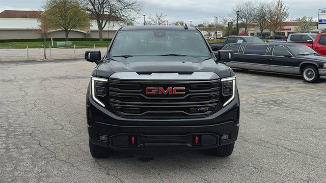 Used 2023 GMC Sierra 1500 AT4 w/ AT4 Premium Package AWD/4WD image 3