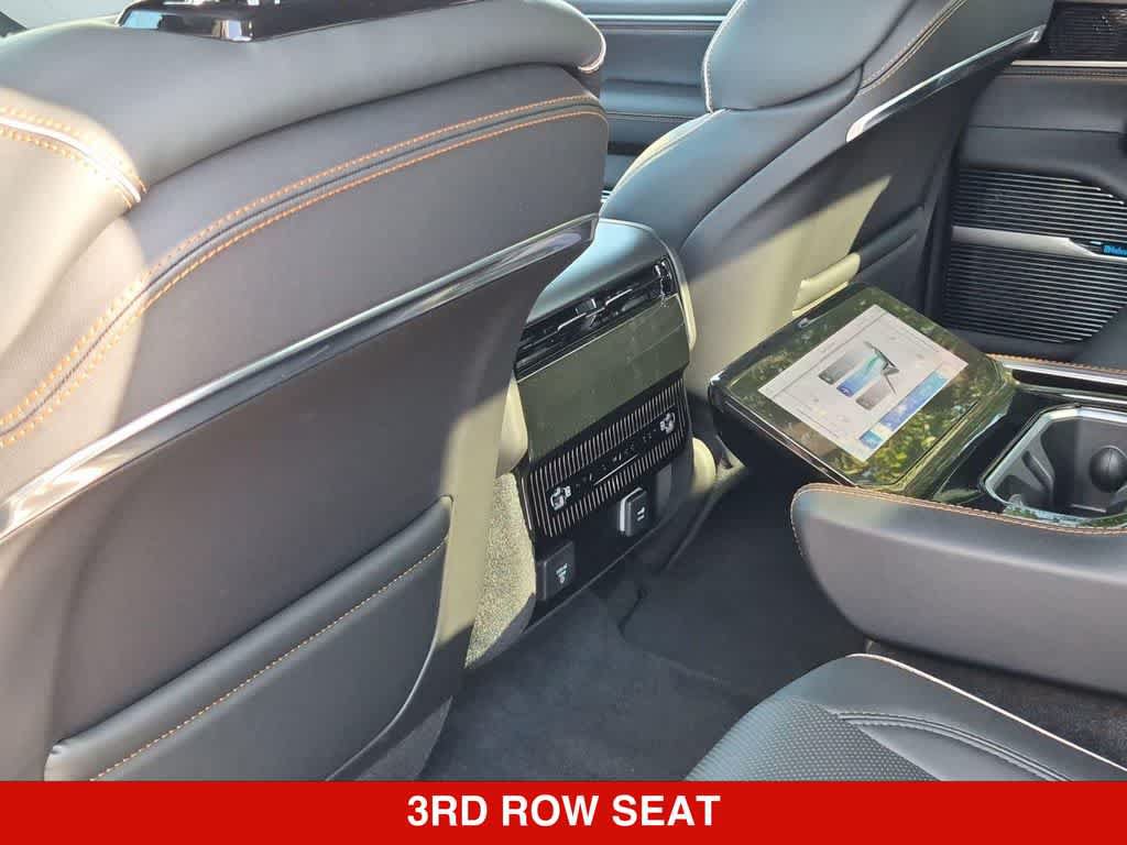 New 2026 Jeep Grand Wagoneer Summit AWD/4WD image 17