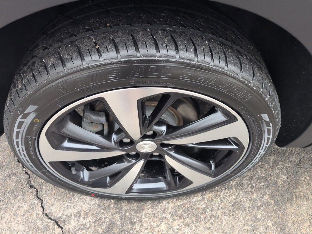 Used 2021 Buick Envision Essence w/ Technology Package I image 12