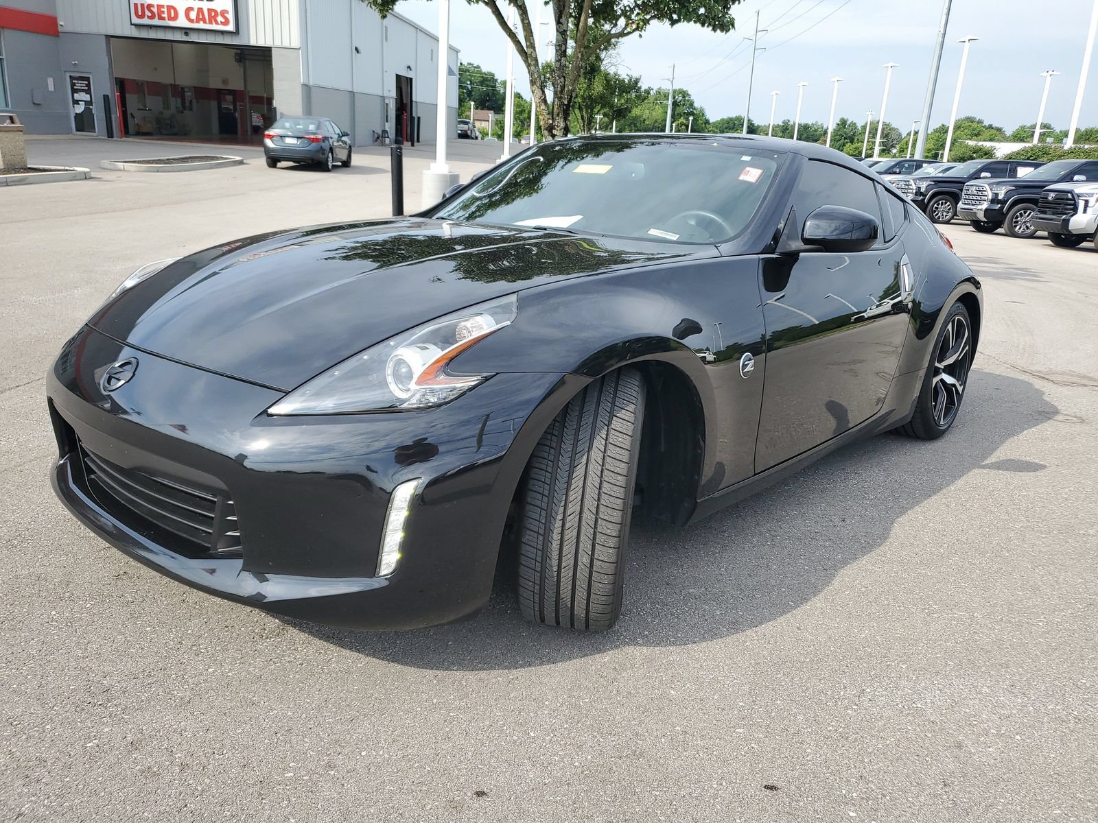 Used 2019 Nissan 370Z Touring Sport RWD image 2
