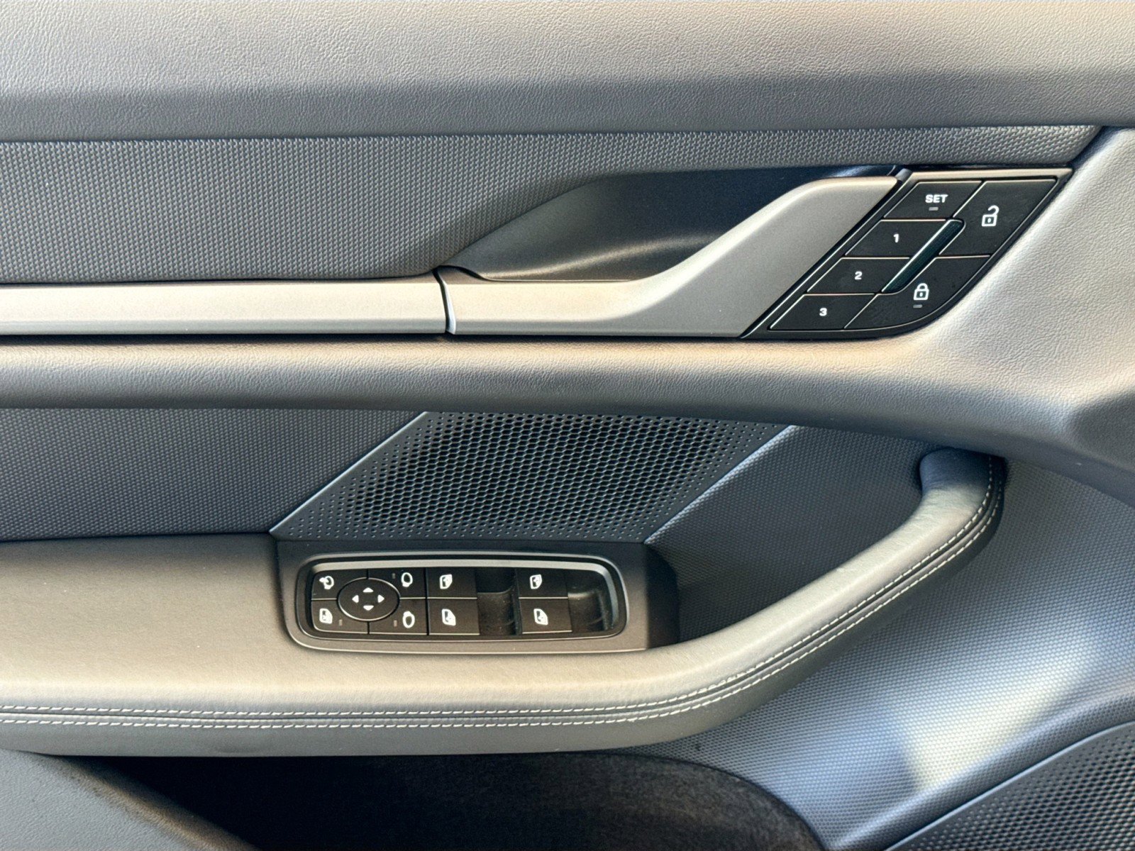 Certified 2025 Porsche Taycan image 11