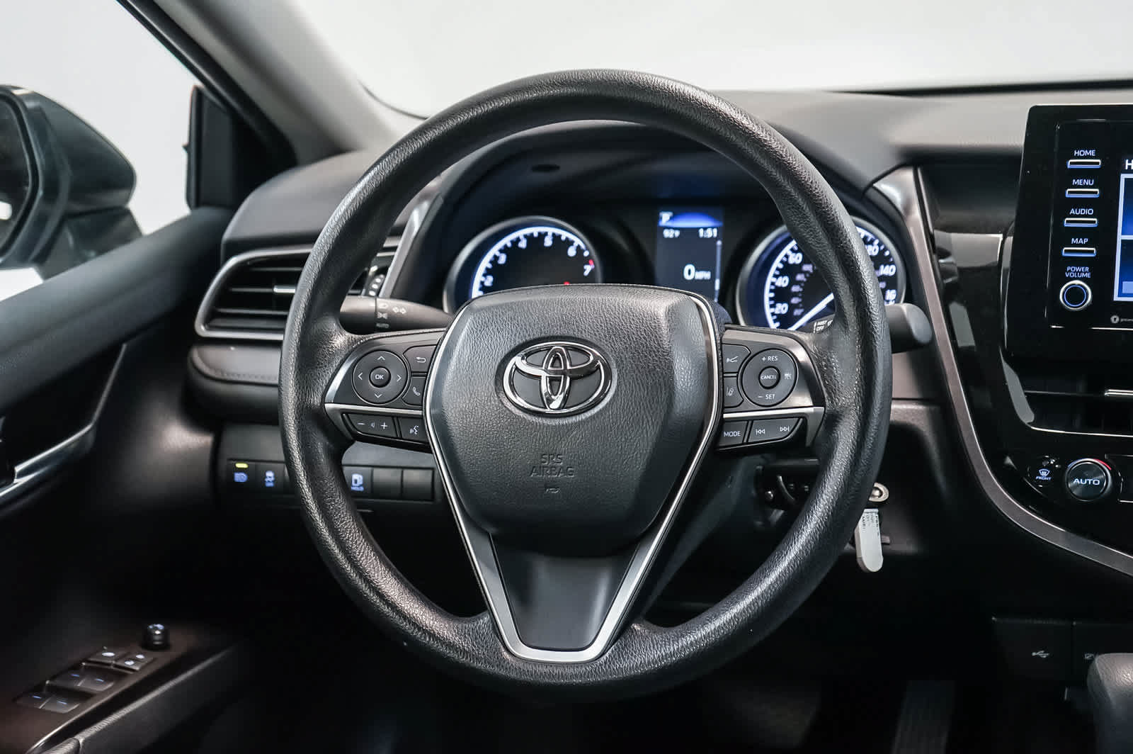 Used 2024 Toyota Camry LE FWD image 21