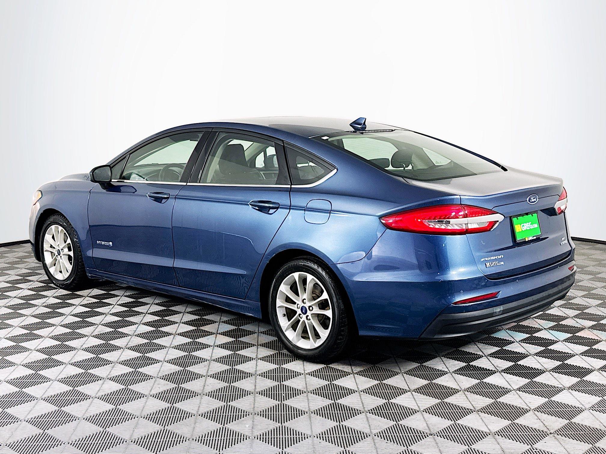 Used 2019 Ford Fusion SE FWD image 6