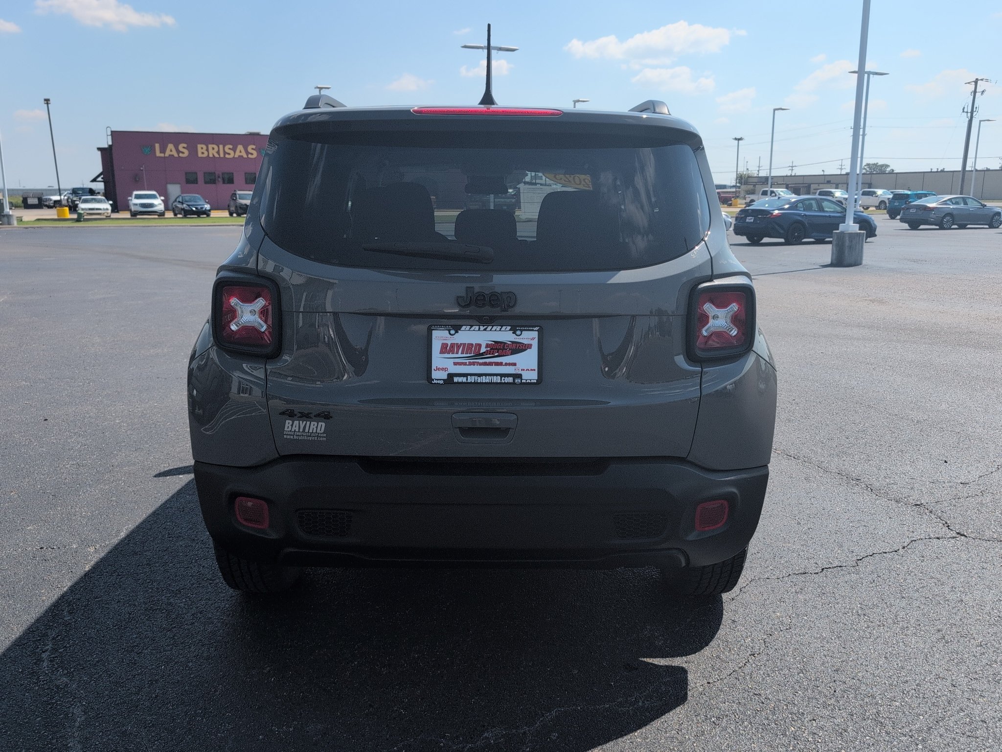 Used 2023 Jeep Renegade Latitude AWD/4WD image 6