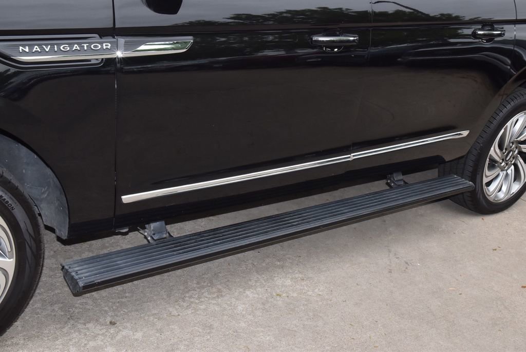 Used 2024 Lincoln Navigator L 4WD image 39