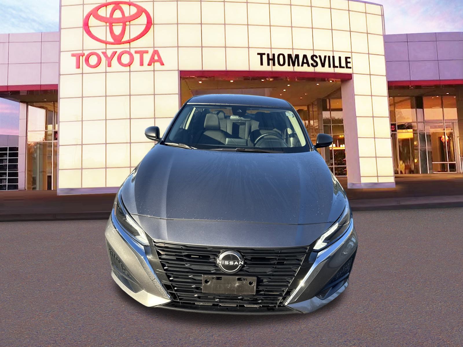 Used 2024 Nissan Altima 2.5 SV image 2