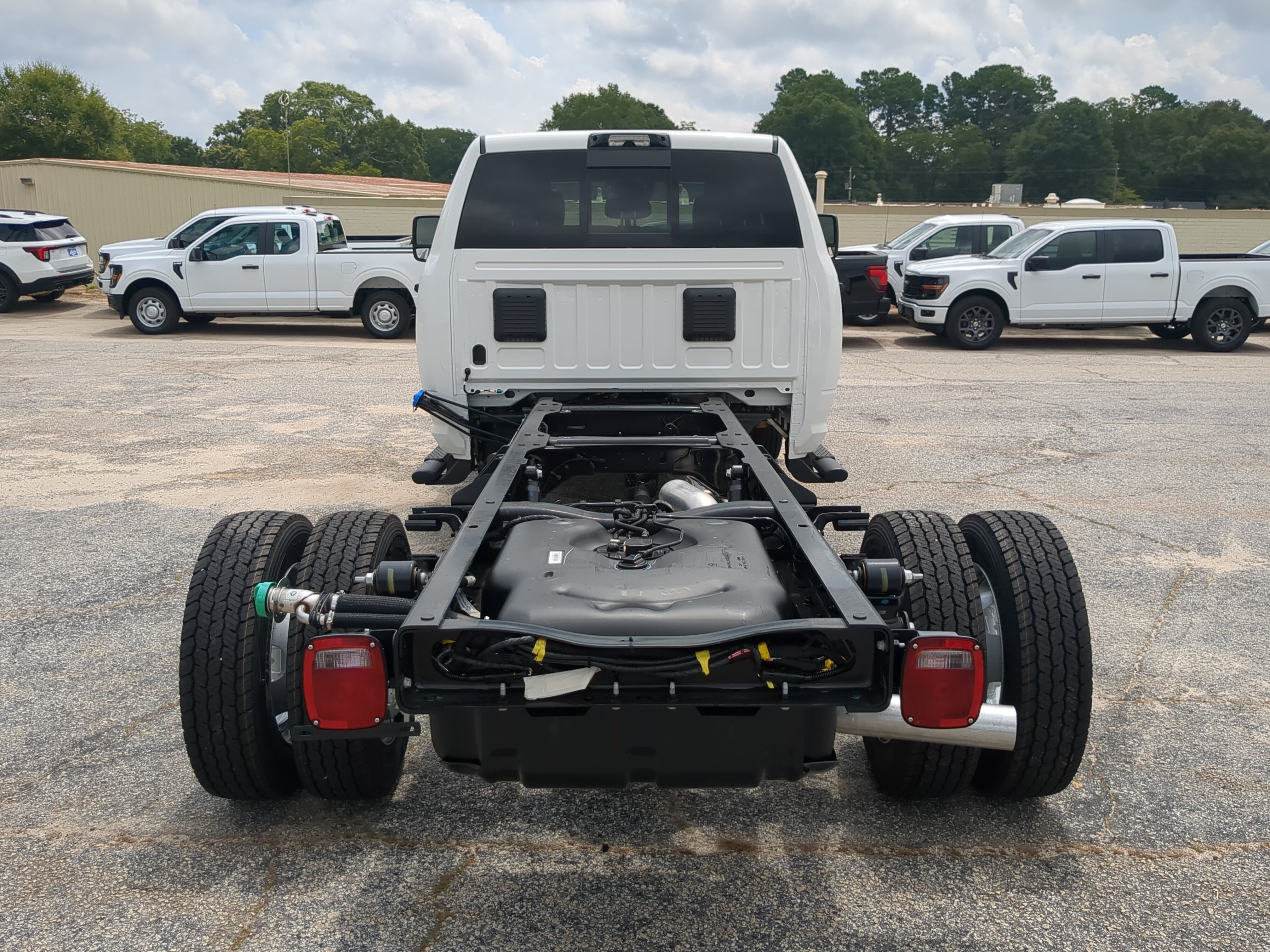 New 2026 RAM 5500 Tradesman AWD/4WD image 4