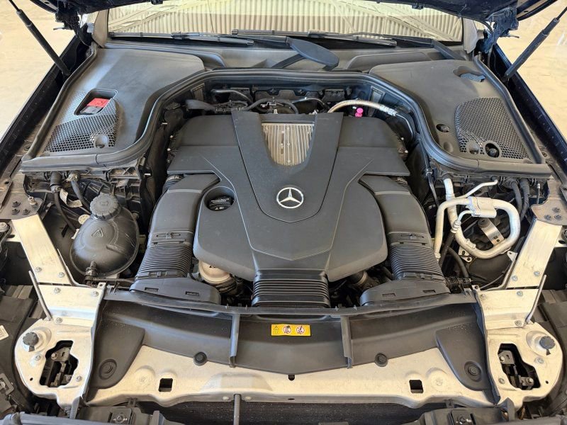 Used 2018 Mercedes-Benz E 400 4MATIC Wagon w/ Premium 2 Package image 30