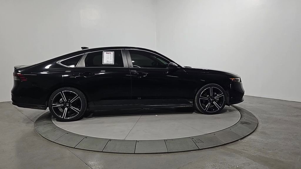 Used 2023 Honda Accord Sport image 6