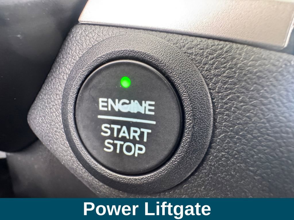 Used 2022 Ford Escape SE w/ Convenience Package FWD image 16