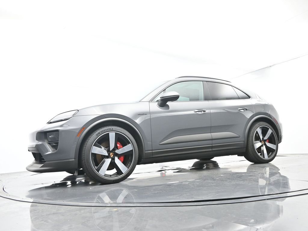 Certified 2025 Porsche Macan 4S Electric AWD/4WD image 44