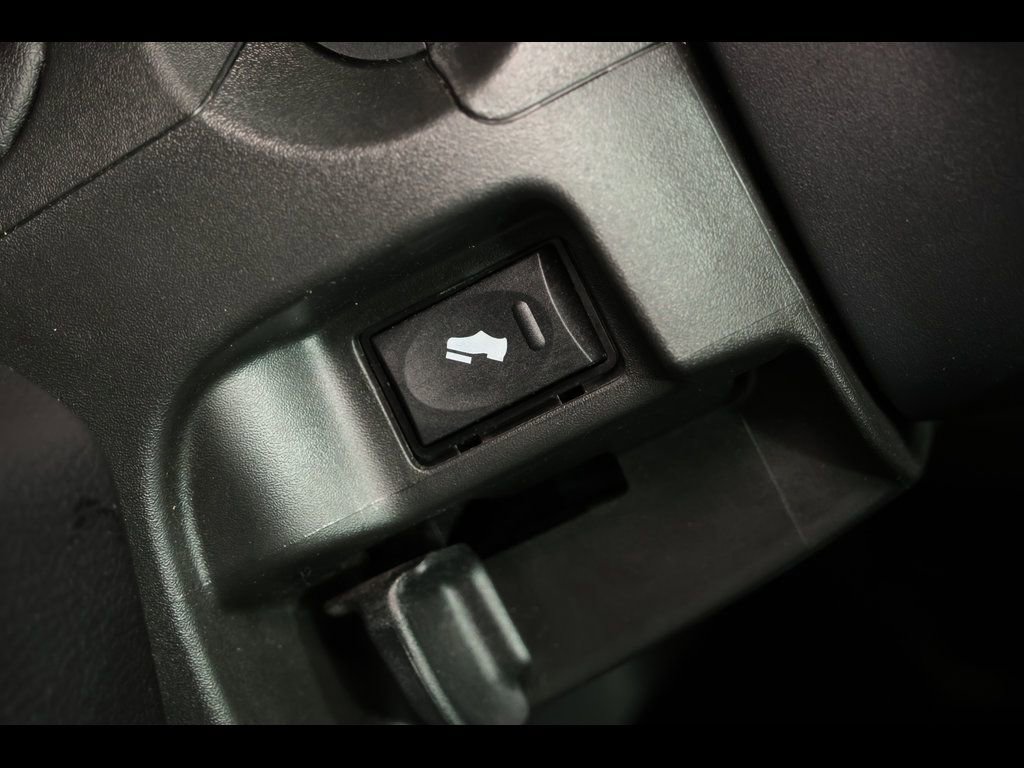 Used 2024 RAM 2500 Big Horn w/ Night Edition AWD/4WD image 12