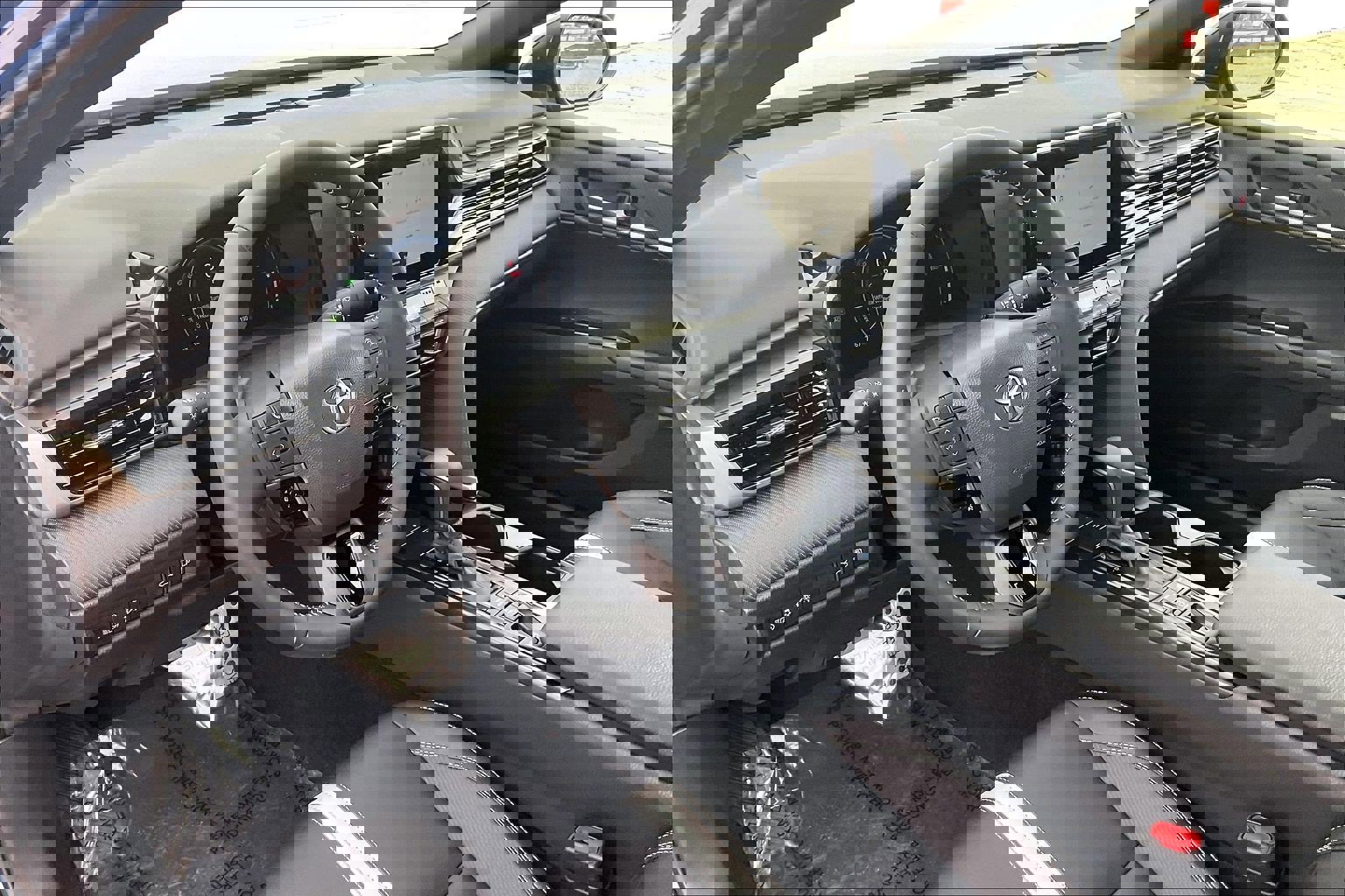 Used 2026 Toyota Camry SE image 18