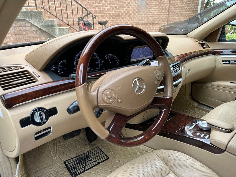 Used 2011 Mercedes-Benz S 550 4MATIC image 17