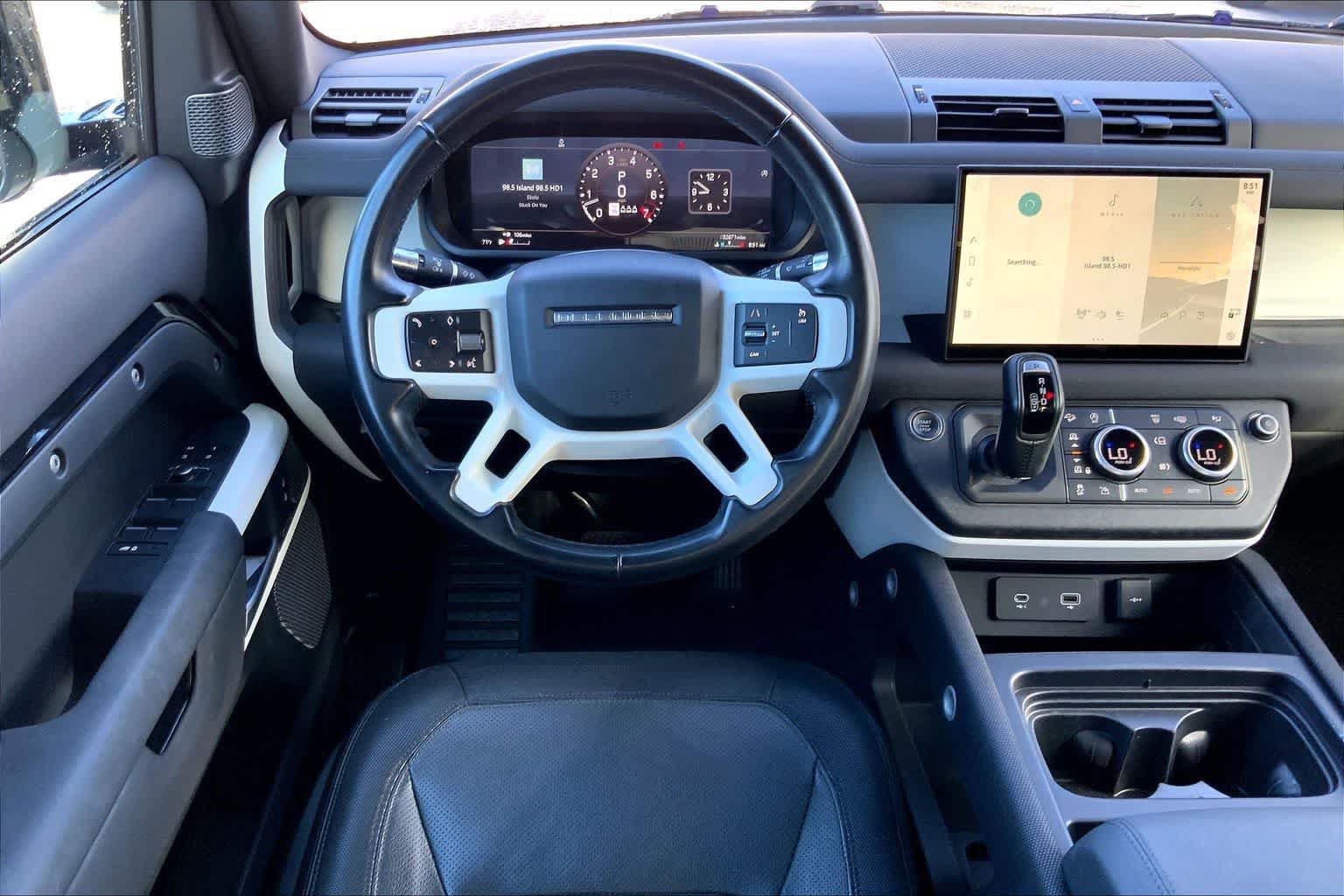 Used 2022 Land Rover Defender 110 X-Dynamic SE AWD/4WD image 14