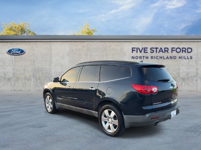 Used 2009 Chevrolet Traverse LT w/ California Edition Package FWD image 7