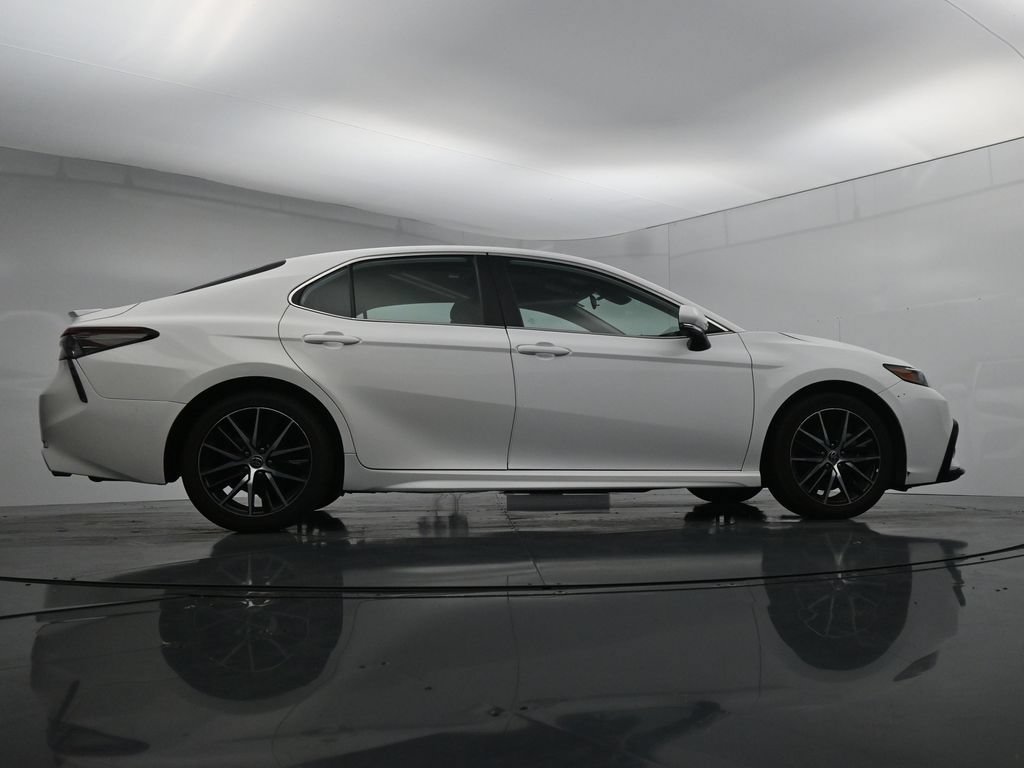 Used 2024 Toyota Camry SE w/ Cold Weather Package FWD image 38