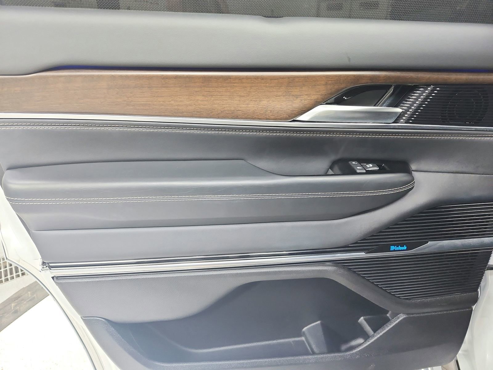 Used 2023 Jeep Grand Wagoneer 4WD image 36