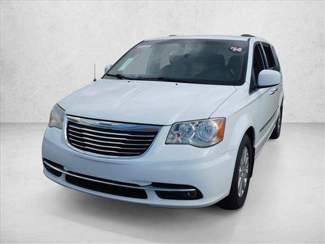 Used 2014 Chrysler Town & Country Touring FWD image 2