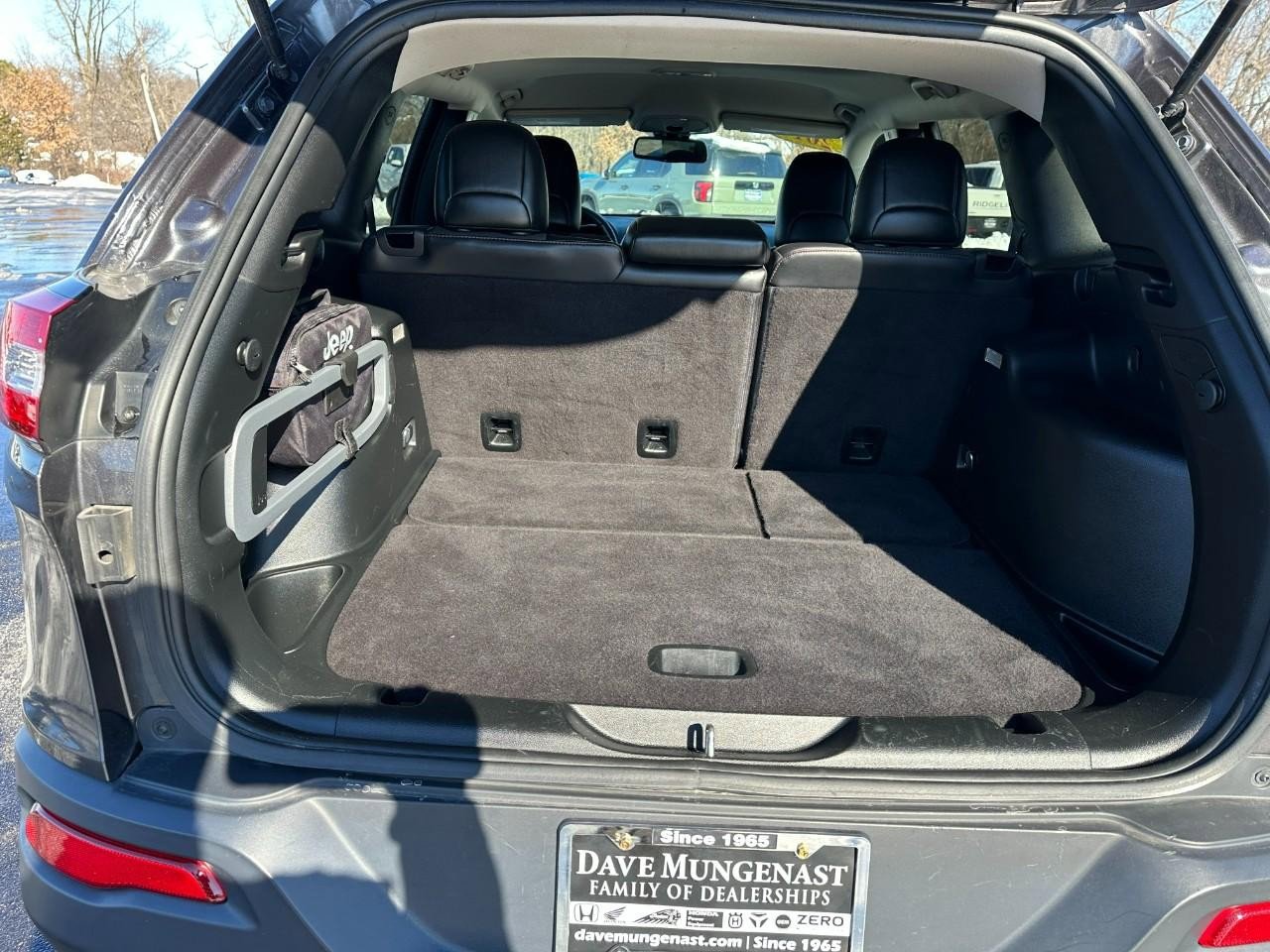 Used 2017 Jeep Cherokee Trailhawk w/ Cold Weather Group image 5