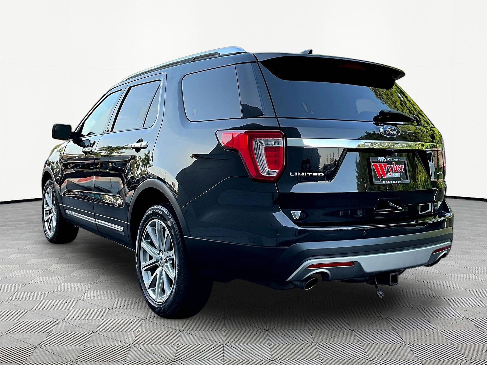 Used 2017 Ford Explorer Limited AWD/4WD image 4