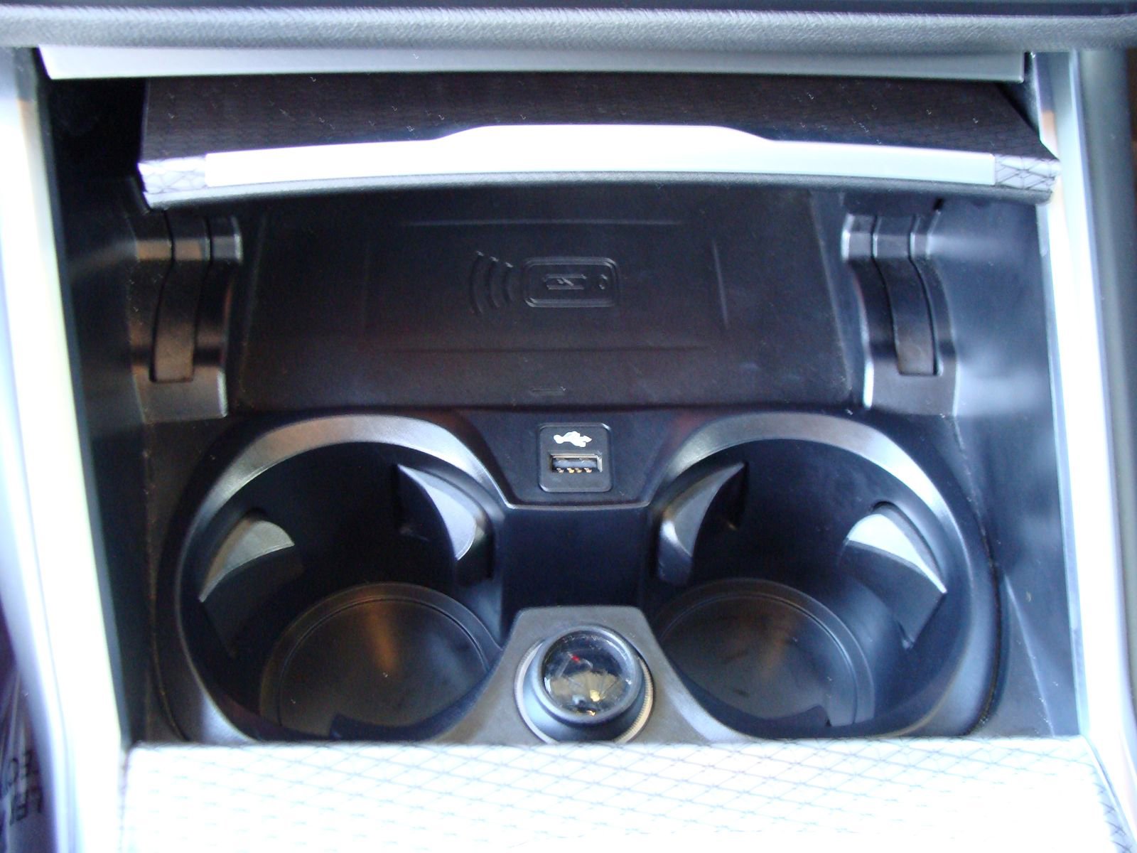 Used 2025 BMW 330i Sedan w/ M Sport Package image 27