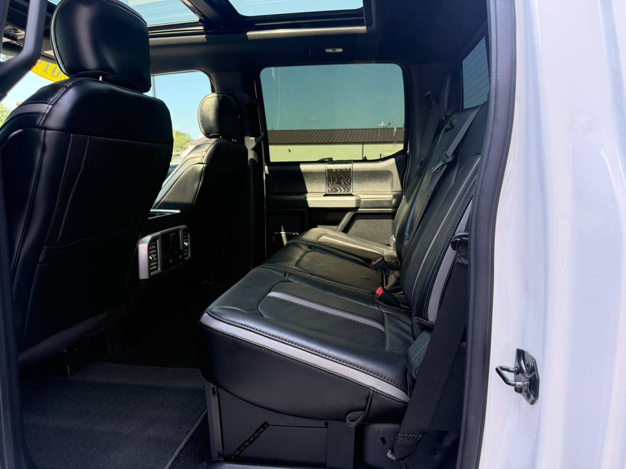 Used 2019 Ford F350 Platinum w/ Platinum Ultimate Package AWD/4WD image 15