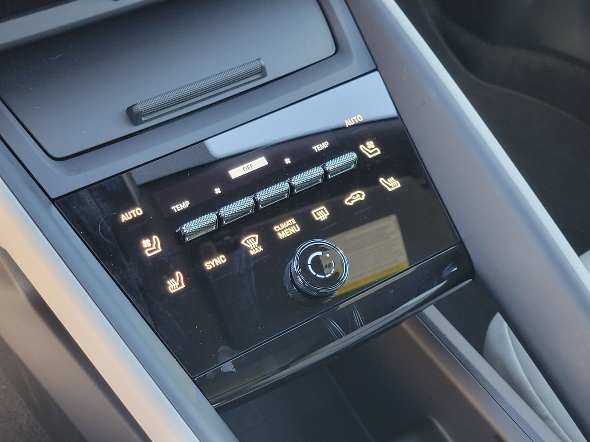New 2025 Porsche Macan 4 Electric AWD/4WD image 21