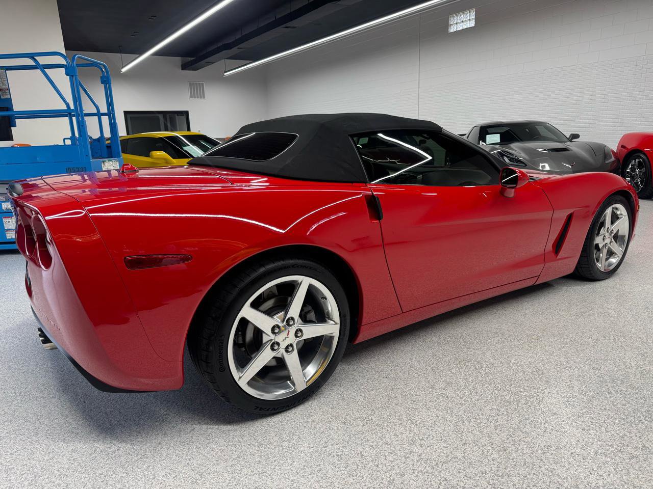 Used 2005 Chevrolet Corvette Convertible w/ Preferred Equipment Group image 25