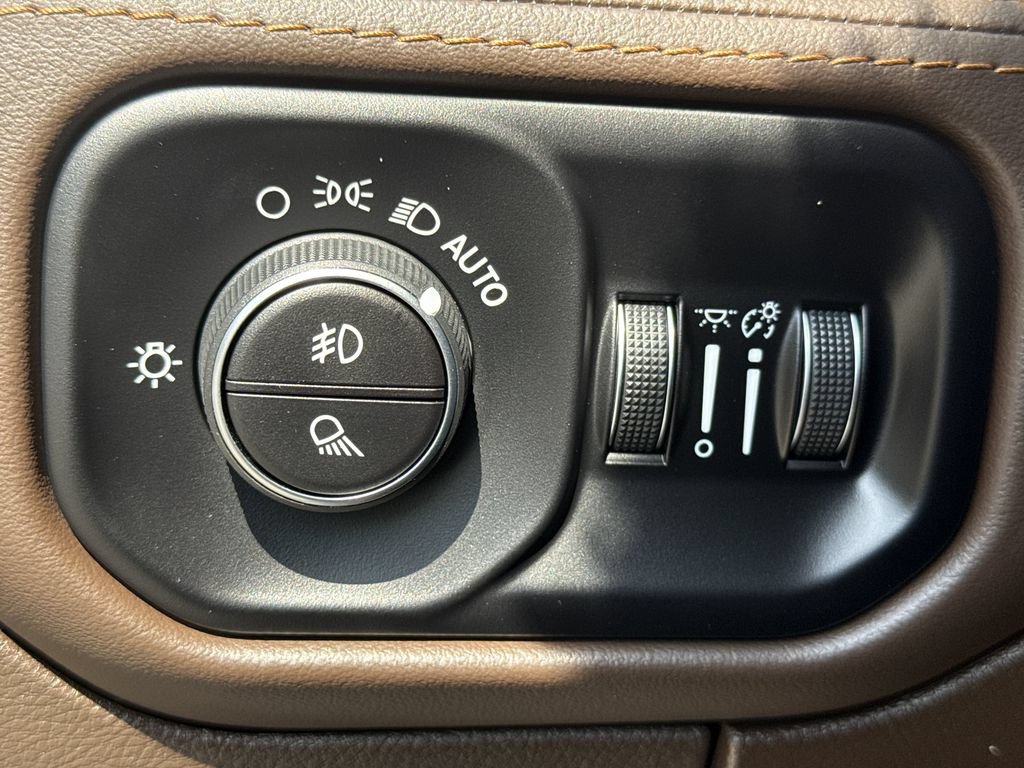 Used 2026 RAM 1500 Limited AWD/4WD image 24