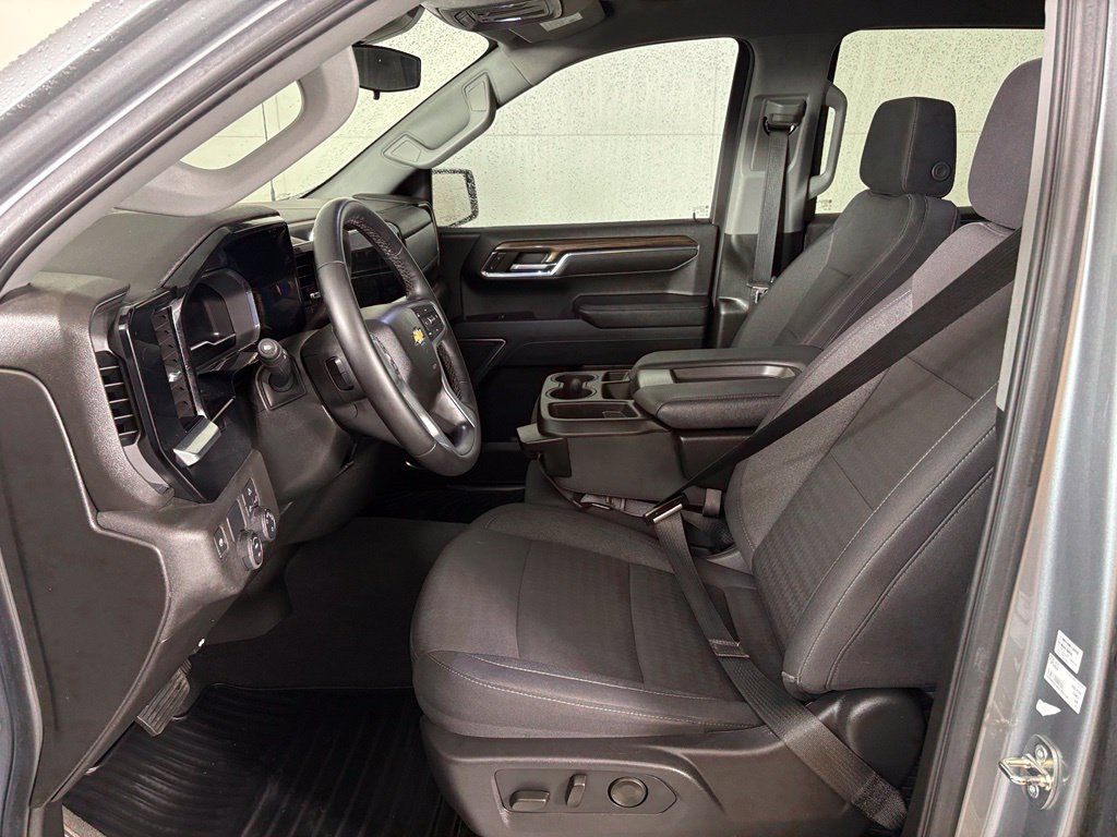 Used 2024 Chevrolet Silverado 1500 LT RWD image 17
