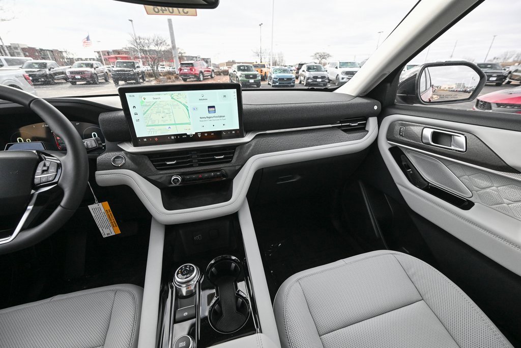 New 2026 Ford Explorer Platinum w/ LUX Leather Package image 30
