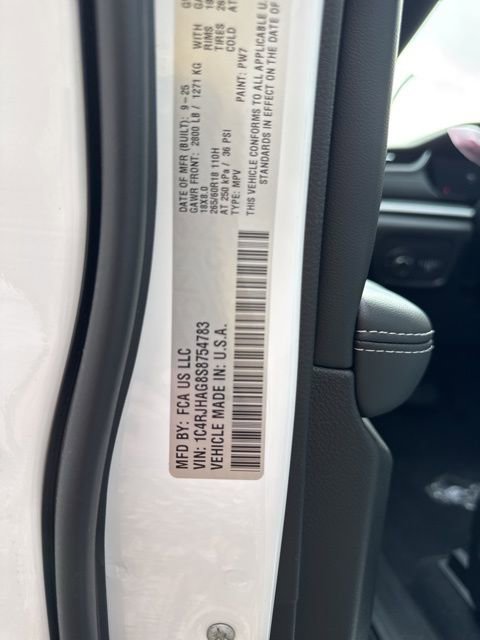 New 2025 Jeep Grand Cherokee Laredo X image 28