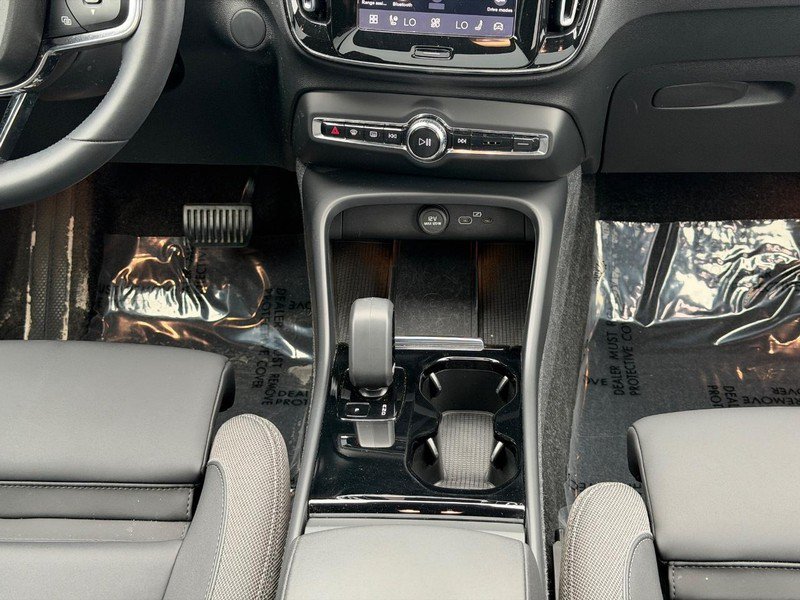 Certified 2023 Volvo XC40 Recharge Ultimate w/ Protection Package Premier AWD/4WD image 15