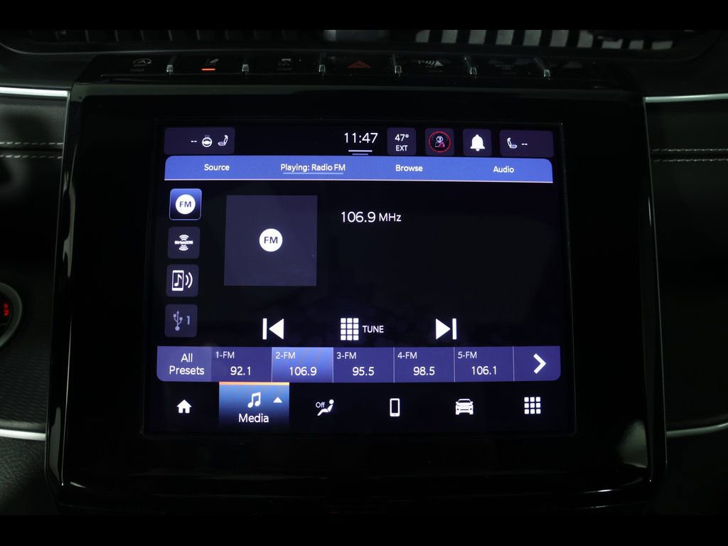 Used 2024 Jeep Grand Cherokee Altitude image 24