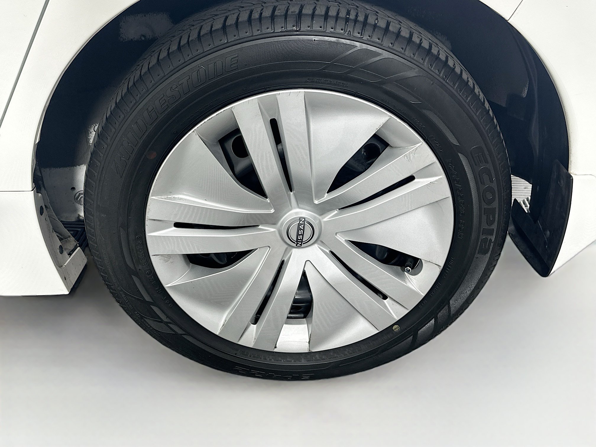 Used 2025 Nissan Leaf S FWD image 11