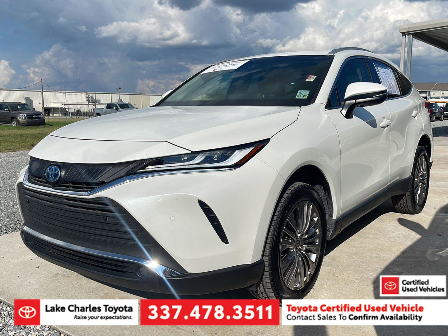 Certified 2022 Toyota Venza XLE image 1